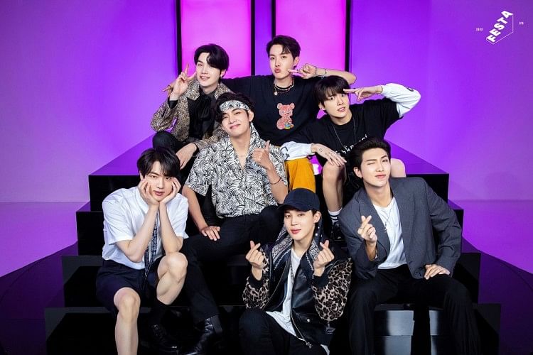 15 Foto Kebersamaan BTS, ARMY Bakal Kangen Saat Hiatus