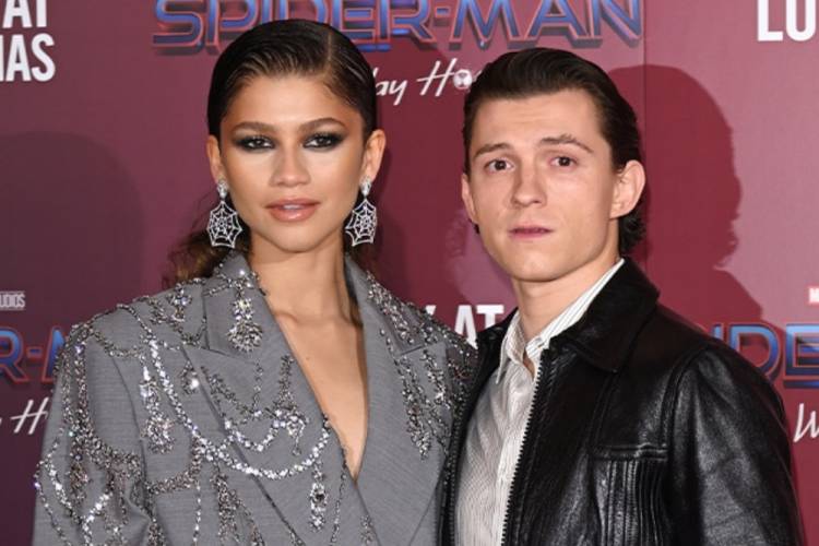 Kronologi Zendaya Digosipkan Hamil Anak Tom Holland