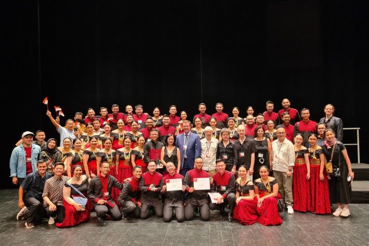 Ulang Tahun ke-26, BMS Dapat Kado Juara Kompetisi Menyanyi di Eropa