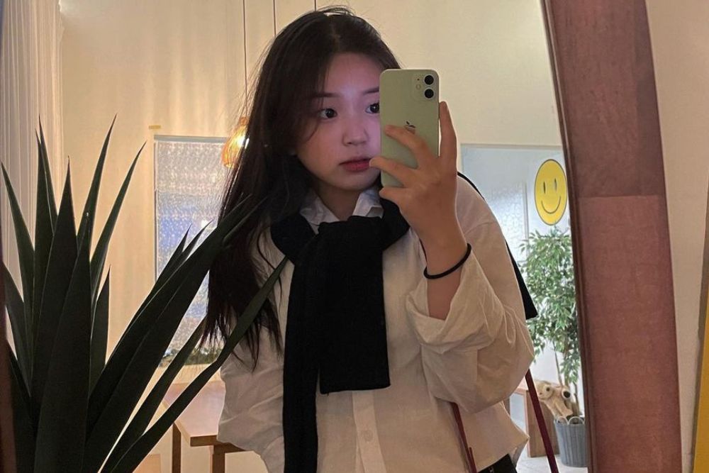 Perankan Anak SD di Usia 21 Tahun, Potret Gemas Kim Yoon Hee