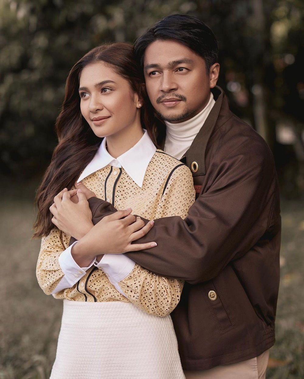 8 Pemotretan Romantis Deva Mahenra dan Mikha Tambayong, Pre-Wedding?