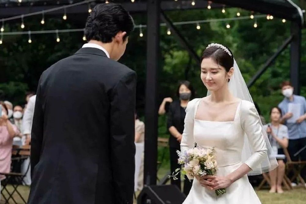 Curi Perhatian, Ini 5 Perbandingan Pernikahan Son Ye Jin vs Jang Nara