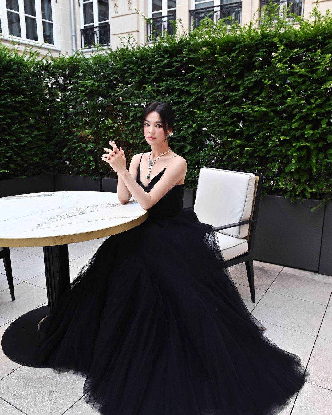 Song Hye Kyo Tampil Mewah di Acara Brand Perhiasan Chaumet Paris
