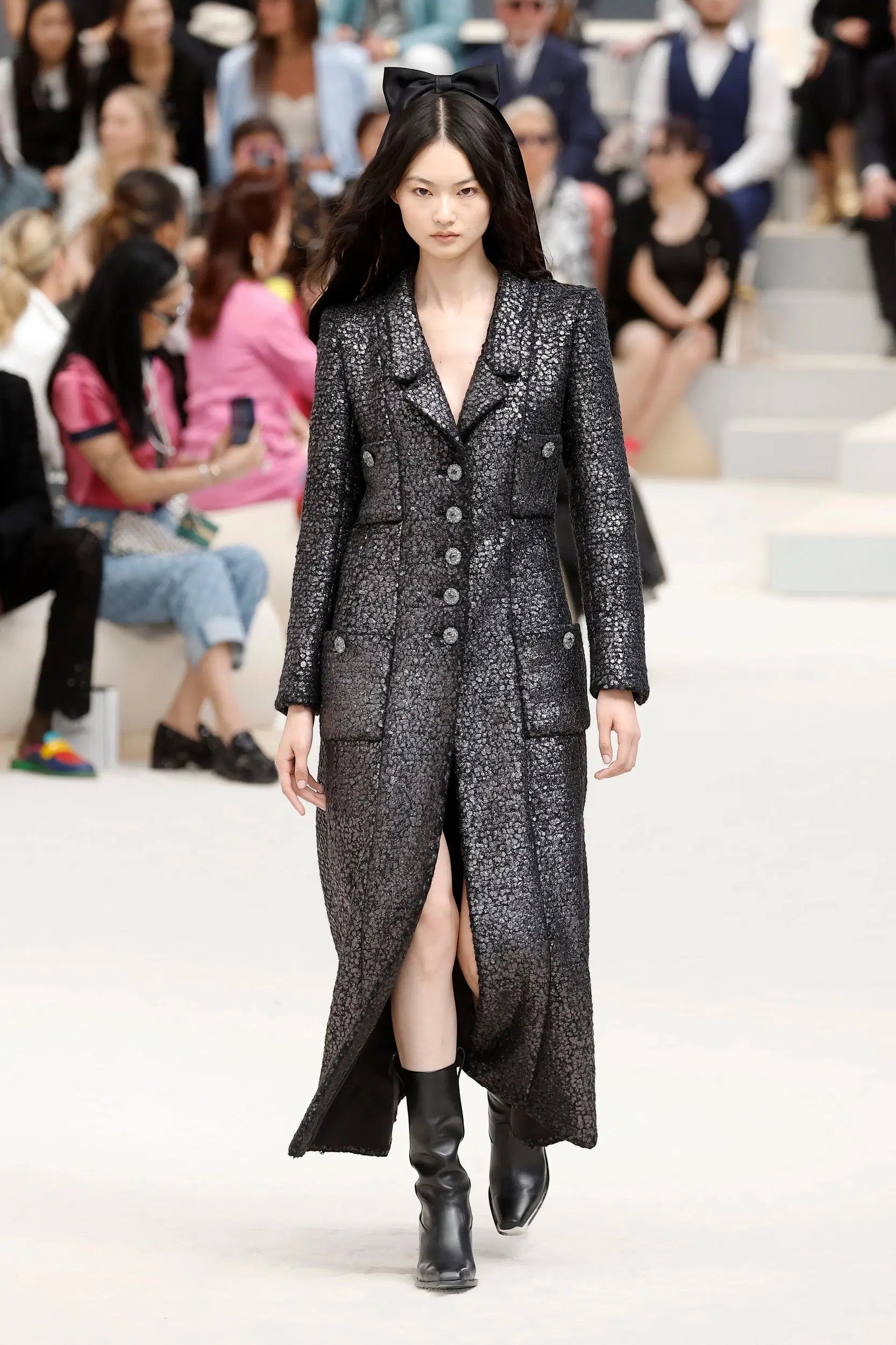 Chanel Tampilkan Koleksi Feminin a La Cowboy untuk Haute Couture 2023