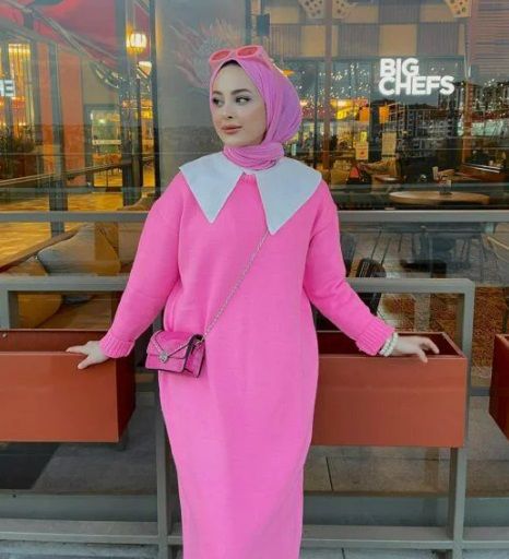 7 Warna Jilbab yang Cocok dengan Baju Pink