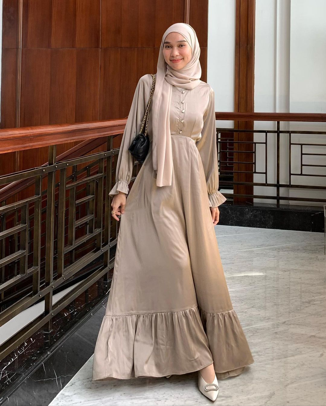 Rekomendasi Model Busana Silk untuk Hijabers Tampil Elegan