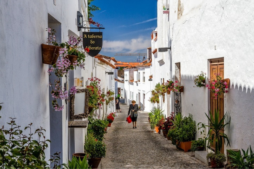 Penuh Sejarah! 7 Kota di Portugal Ini Siap Bikin Kamu Terpukau