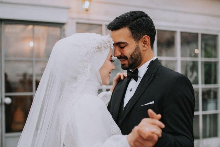 10 Cara Memuaskan Istri Menurut Islam, Suami Perlu Tahu