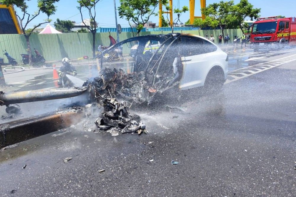 Kronologi Kecelakaan Tunggal Jimmy Lin, Mobil Terbakar Hebat!