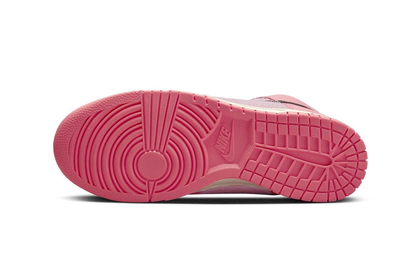 Nike Merilis Sneaker Seri Dunk High Warna Ungu Pink Gemas!
