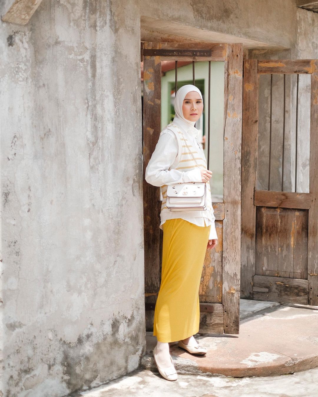 8 OOTD Rok Span Hijab yang Simpel tapi Fashionable 