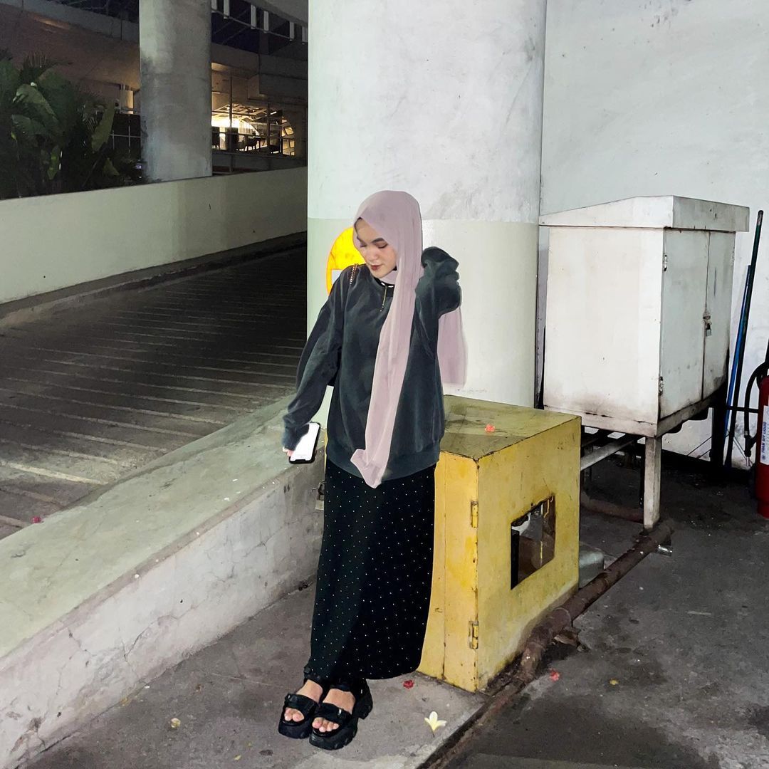 11 OOTD Hijab Remaja SMA yang Stylish dan Kekinian