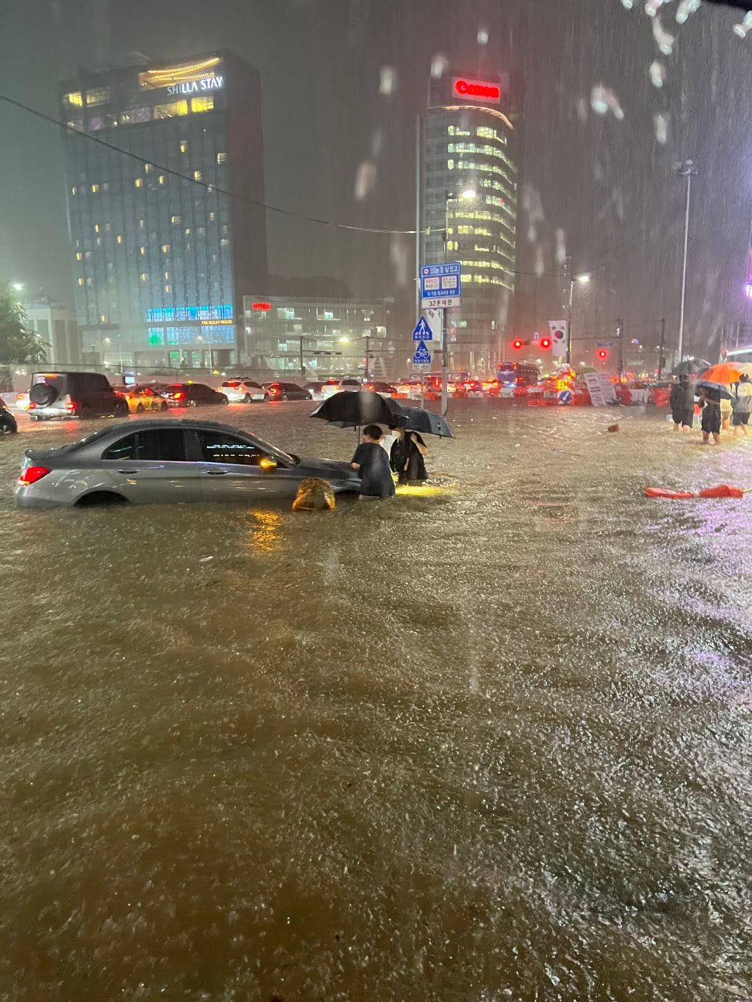 Kota Metropolitan Seoul Dilanda Banjir, Ini Potret Bencana Tersebut