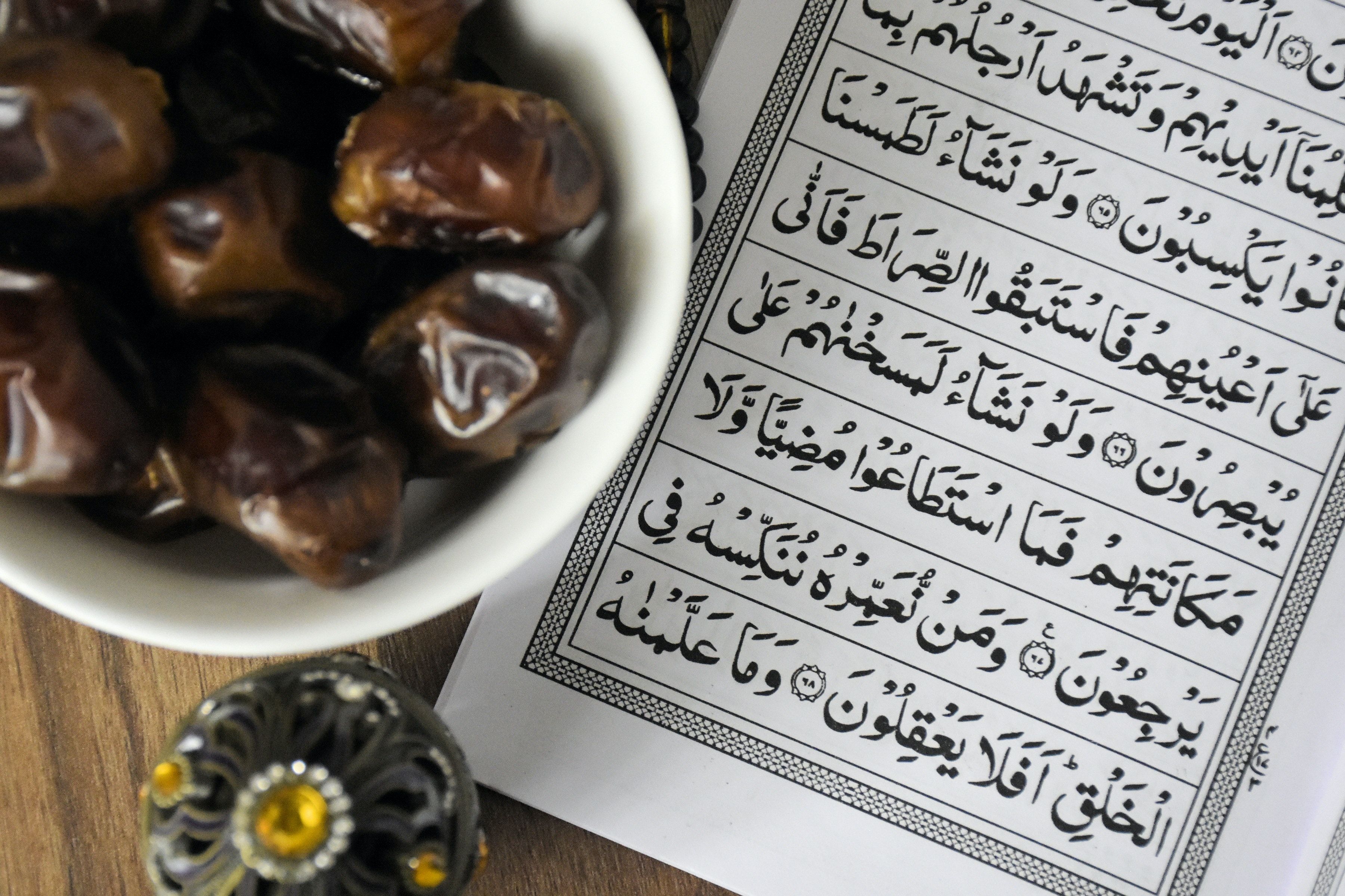 7 Hikmah Mengonsumsi Makanan dan Minuman Halal dalam Islam