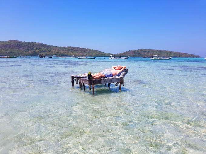 Bagai Surga, 5 Pantai Eksotis Tersembunyi Di Indonesia Ini - WisataHits