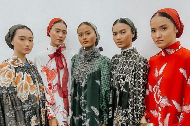 Indonesia Beauty & Fashion Trunk Gelar Fashion Show Karya Desainer