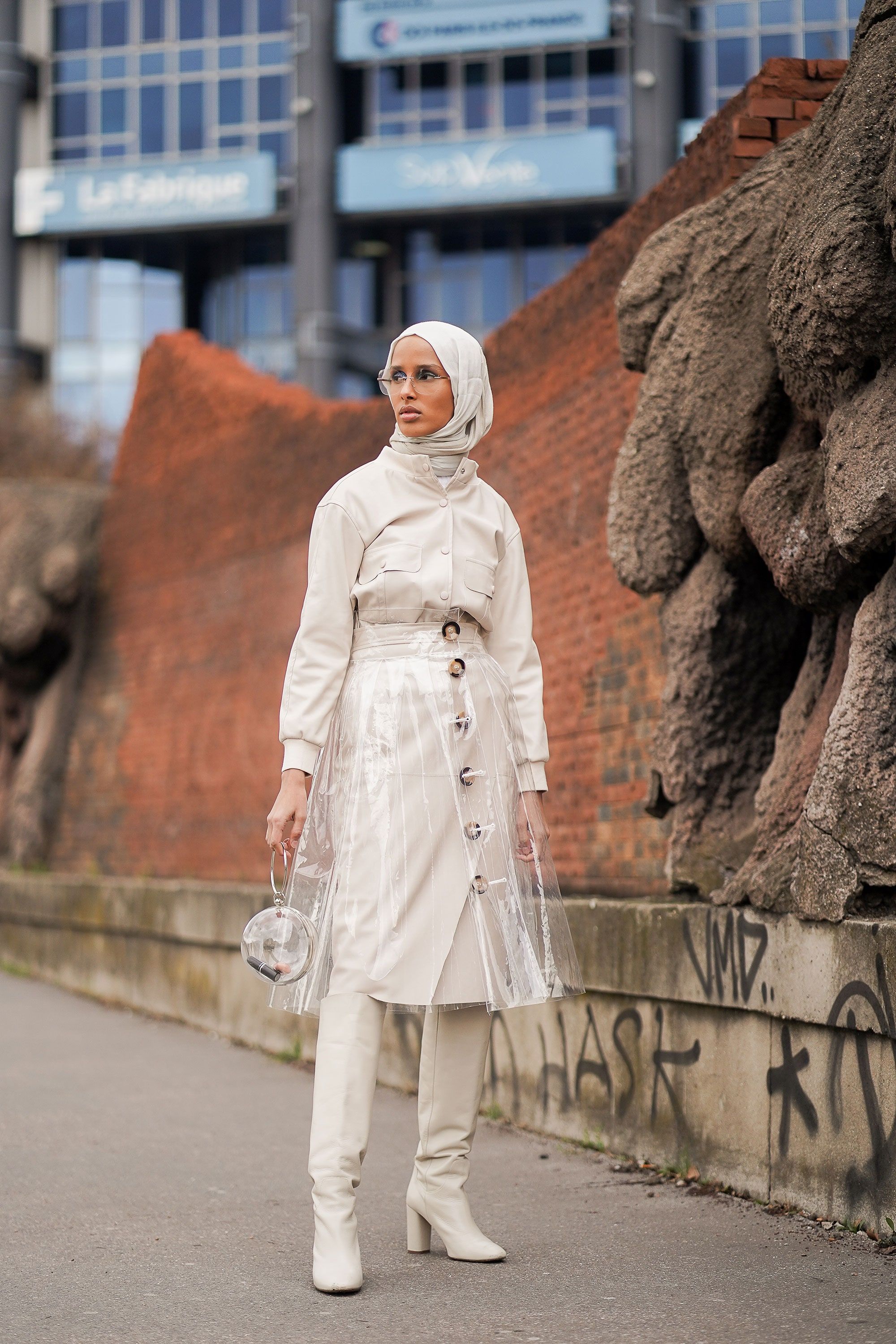 How to Wear Hijab-Skirts at La Titin Fashion Week