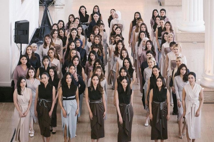 Christie Basil Pecahkan Rekor Fashion Show dengan Kreator Terbanyak