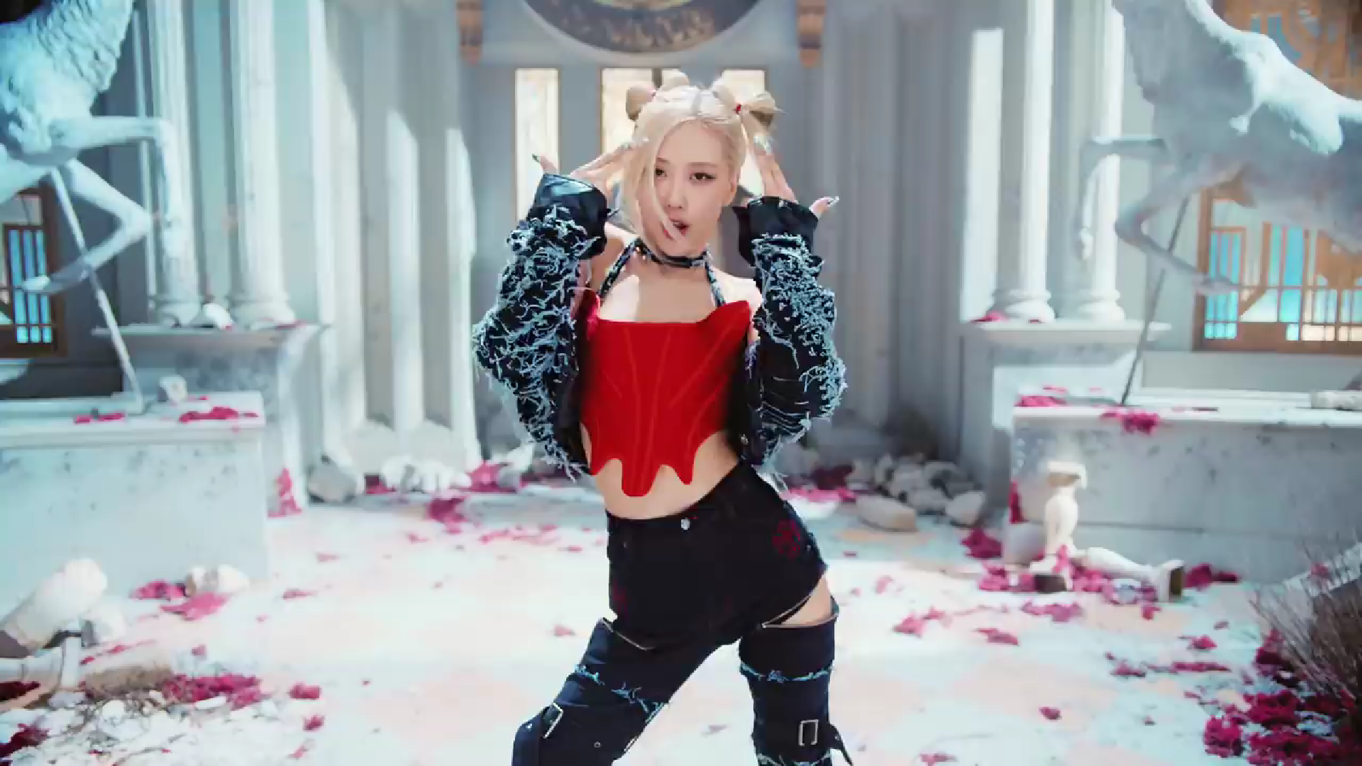 Bocoran Brand Outfit BLACKPINK di MV 'Pink Venom'