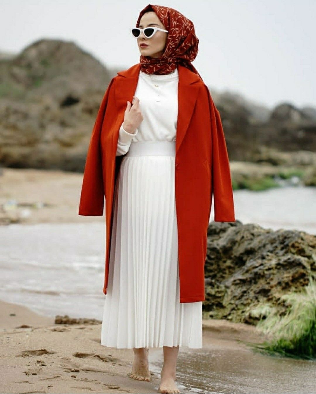 9 Hijab Colors That Match With Red Dresses, So Good!