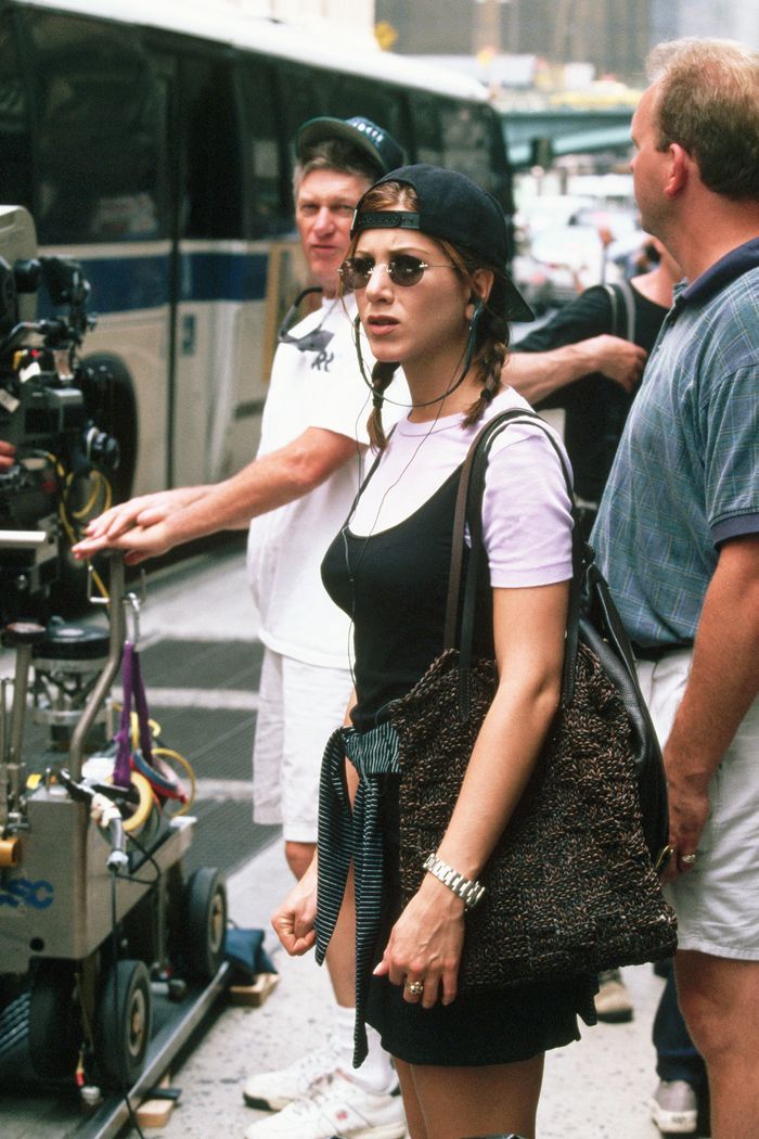 Jennifer Aniston's Iconic Style in the 90s, Gaye in Time!