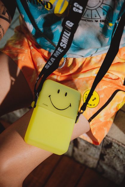 Havaianas & Smiley Join the #FreeYourSmile Campaign