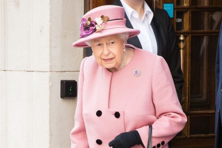 Mengenang Gaya Ikonik Ratu Elizabeth Sebelum Meninggal Dunia