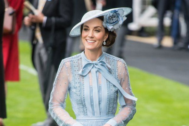Make a new title, here is a beautiful photo of Kate Middleton