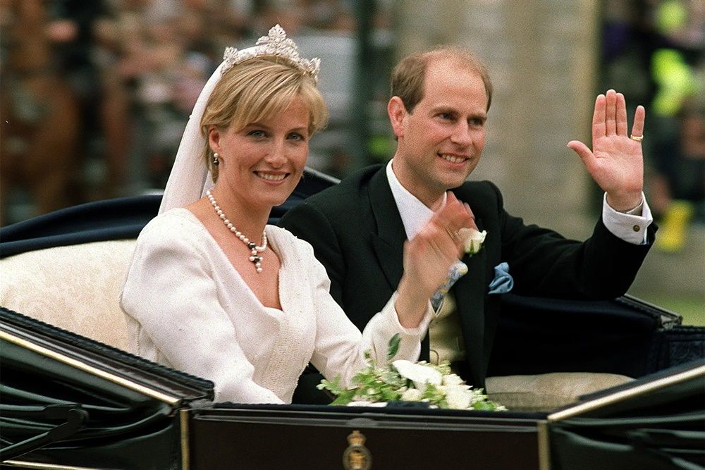 Torehkan Sejarah, Inilah 8 Kisah Cinta Keluarga Kerajaan Inggris