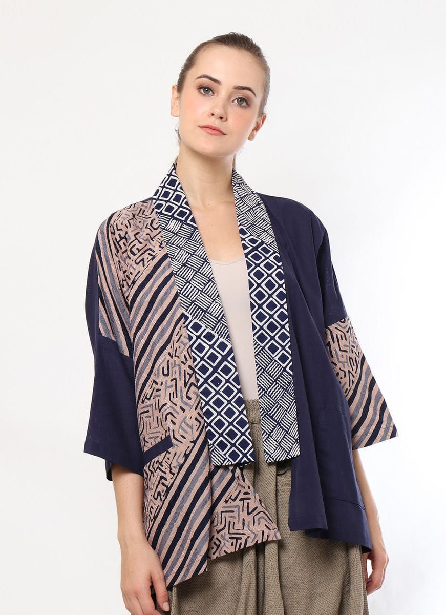 10 Best Modern Batik Blazers for Women, Gaye!