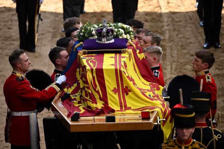 Mengintip Biaya Pemakaman Ratu Elizabeth II yang Fantastis