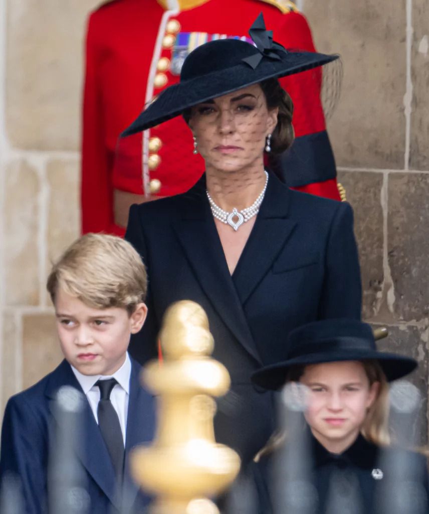 Fakta Aksesori Anggota Kerajaan Inggris di Pemakaman Ratu Elizabeth