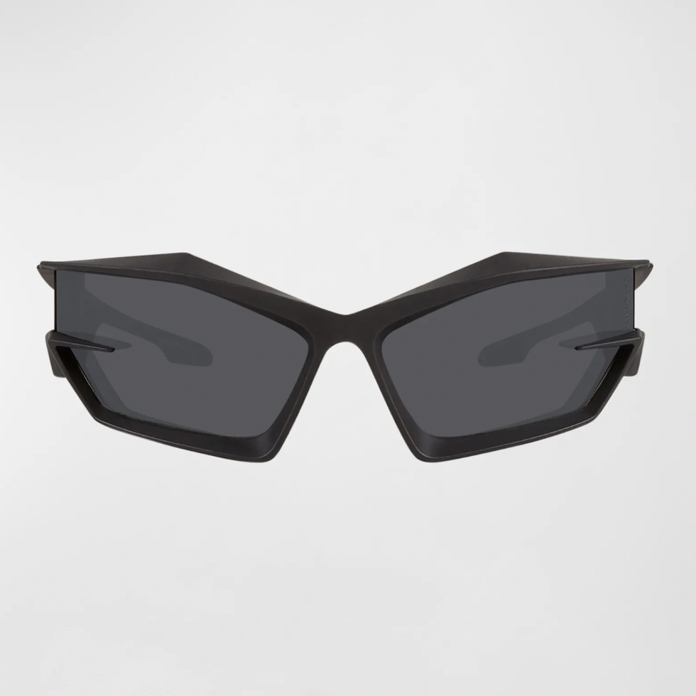 #PopbelaOOTD: Saatnya Tampil Beda dengan Sunglasses Ini!