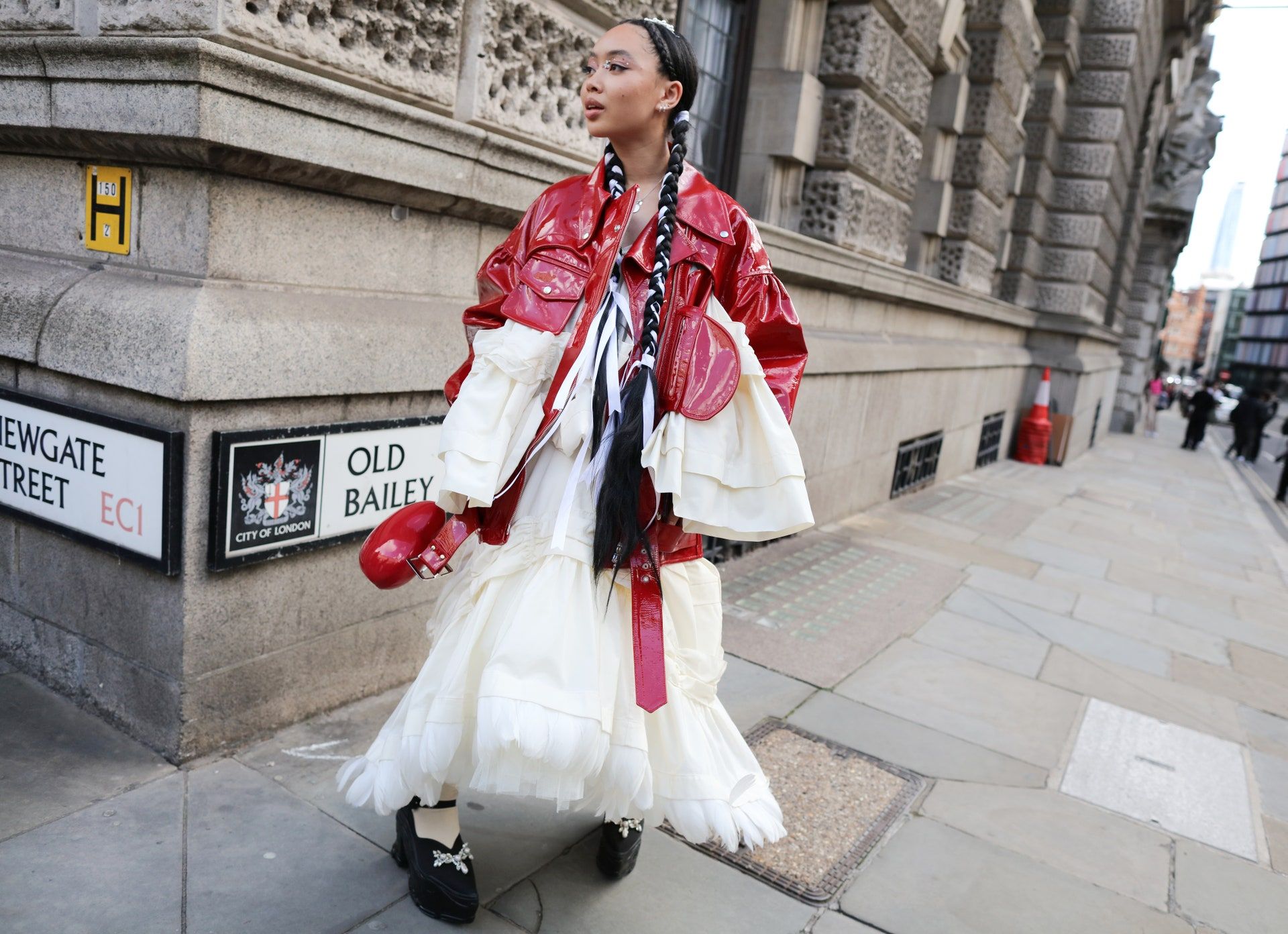 Deretan Street Style Terbaik di London Fashion Week 2022