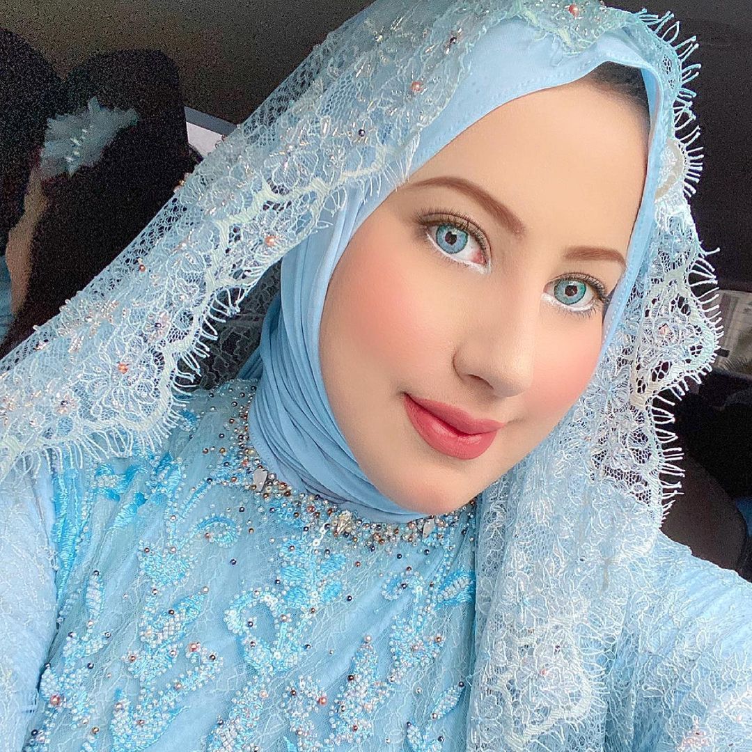 Appearance of Tasyi Athasyia with Tosca Contact Lenses
