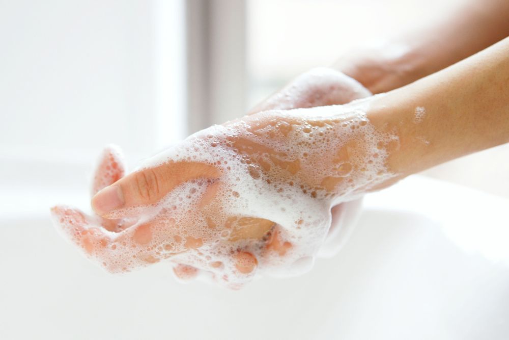 5 Cara Memakai Body Scrub, Bikin Kulit Halus dan Glowing