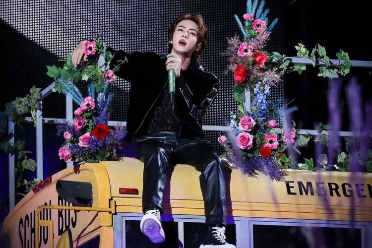 Sukses Gelar Konser 'Yet to Come', Jin 'BTS' Bakal Rilis Album Solo