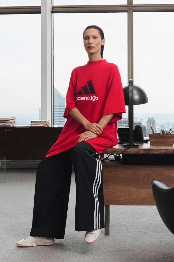 Intip Campaign Terbaru Balenciaga x adidas, Pakai Sportswear di Kantor