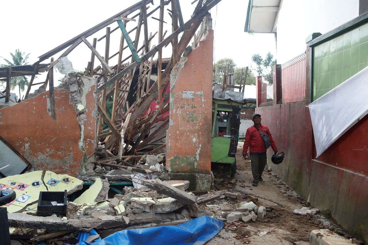 11 Foto Gempa Di Cianjur, Kerusakan Hingga Rumah Roboh