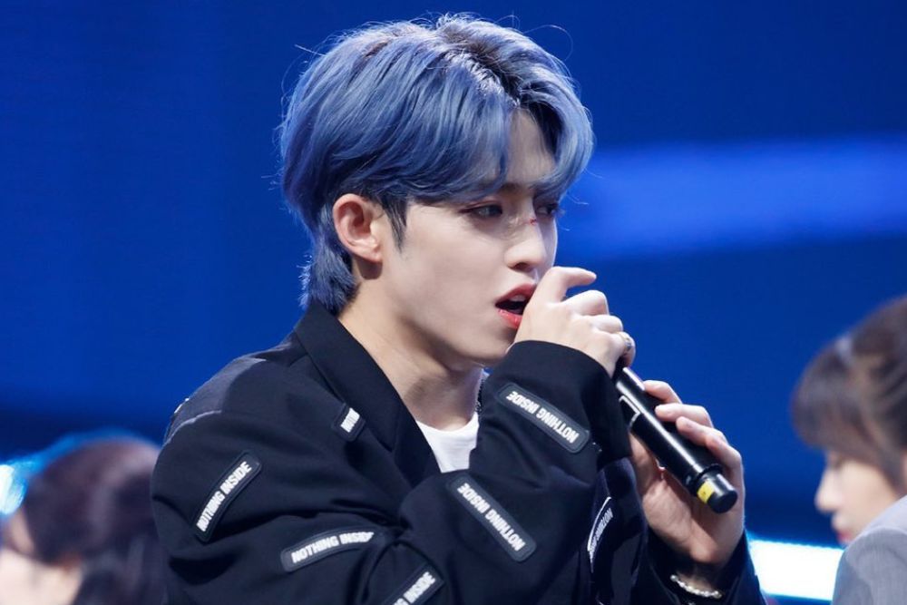 Idol Korea Tampil Ikonik dan Unik dengan Berbagai Warna Rambut 