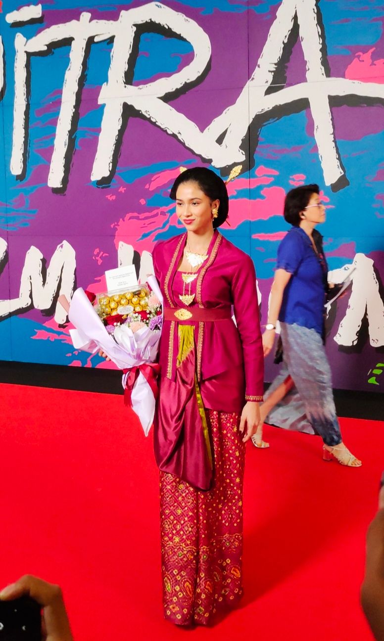 Gaya Terbaik Para Artis di Karpet Merah Festival Film Indonesia 2022