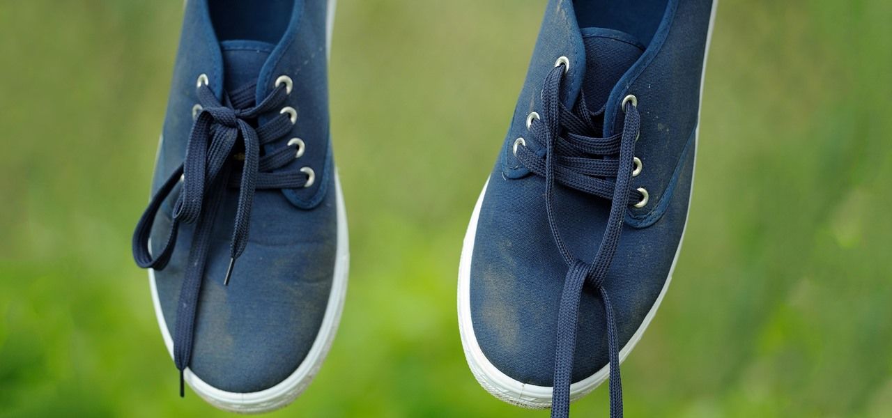 Cara Mencuci Sepatu Kanvas agar Tidak Cepat Luntur