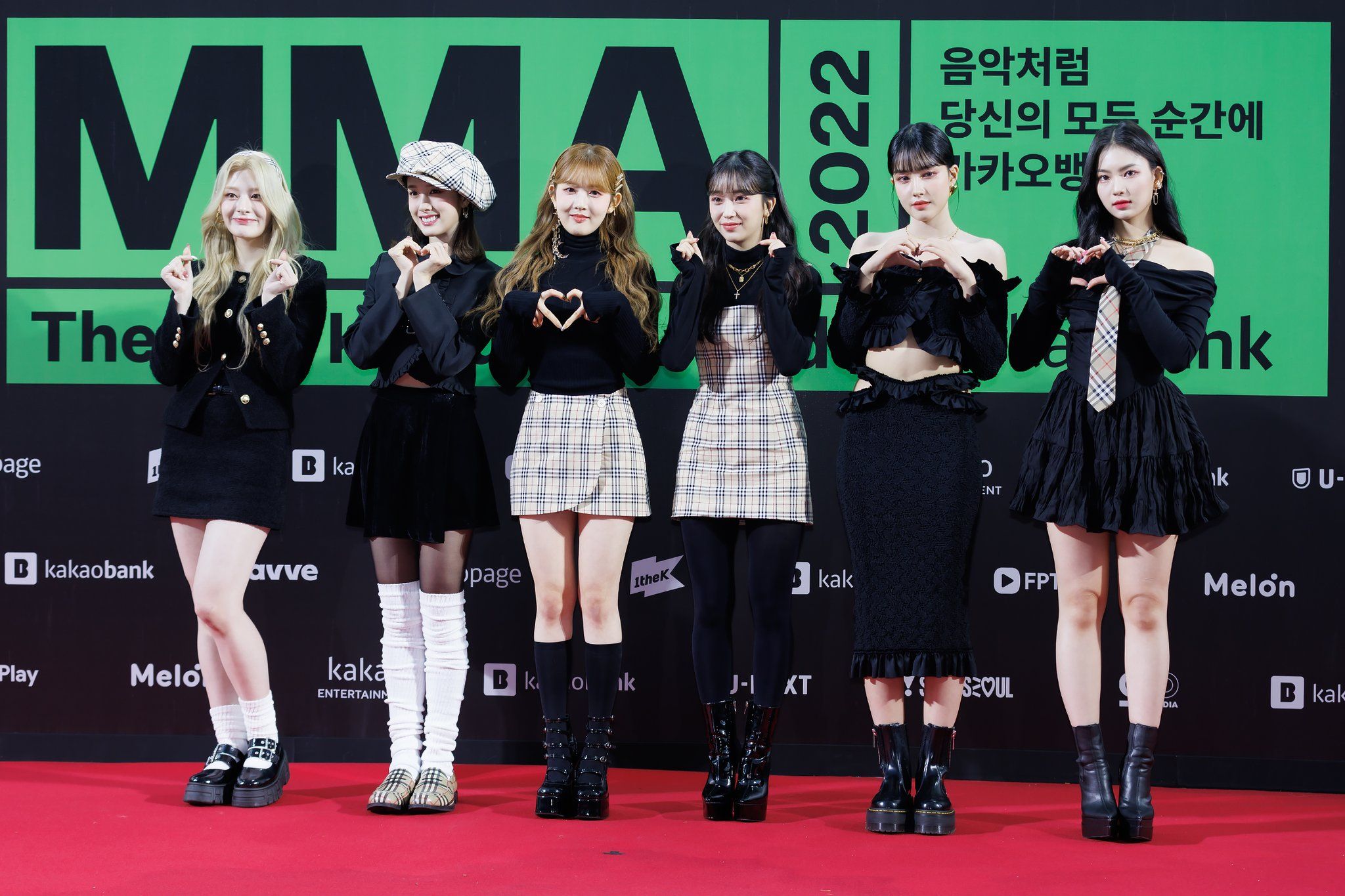 Gaya Terbaik K-Idol di Karpet Merah Melon Music Awards 2022