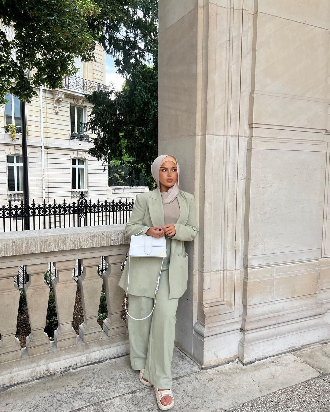 Inspirasi Padu-padan OOTD a La Selebgram Hijab Luar Negeri