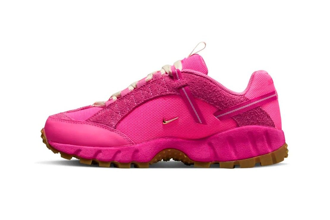 Detail Keren Sneaker Jacquemus x Nike Air Humara LX 'Pink Flash'