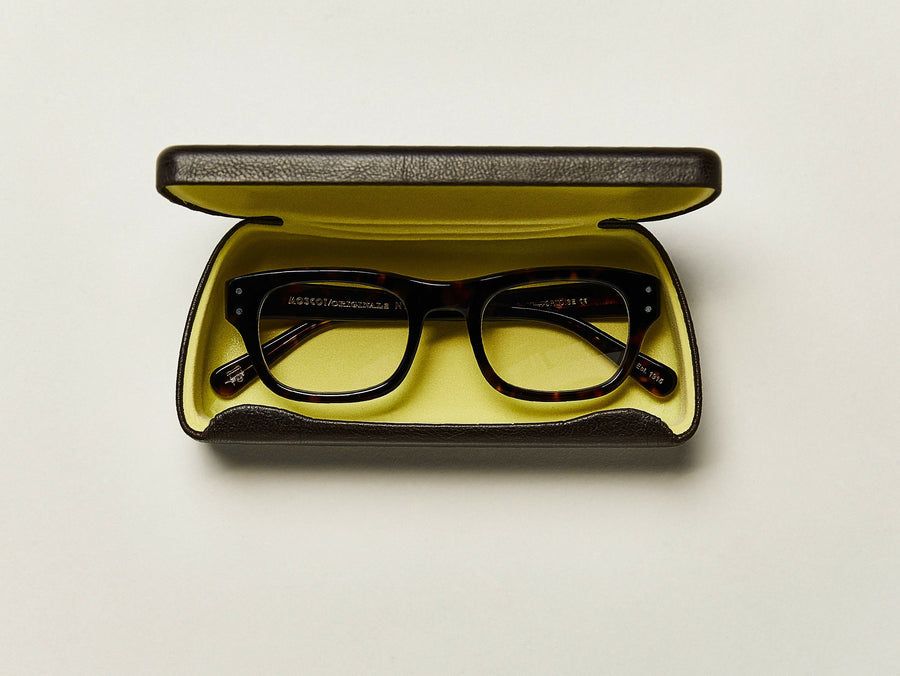Cara Membersihkan Kacamata yang Buram