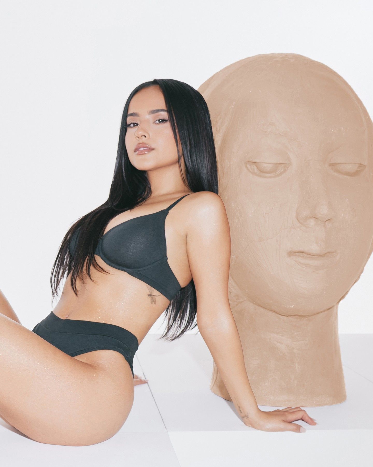 Gaya Seksi Artis yang Pernah Jadi Model SKIMS Milik Kim Kardashian 
