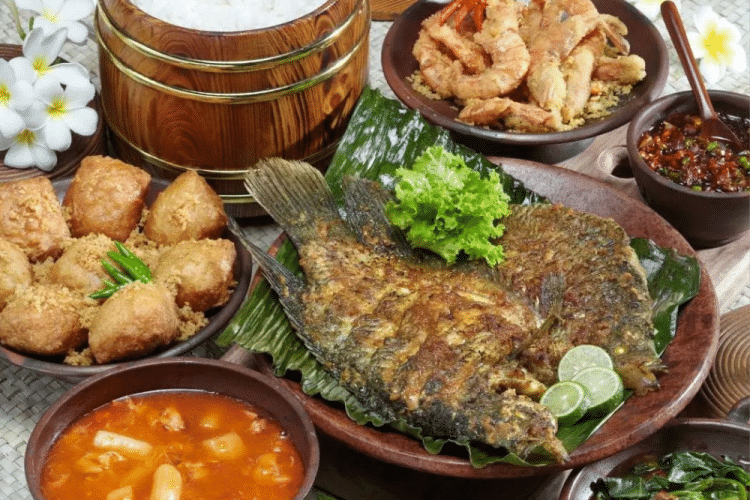 11 Tempat Makan Enak Di Bandung Yang Murah Dan Terkenal