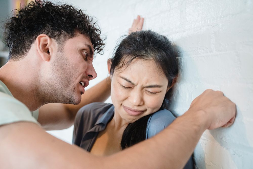 9 Alasan Kamu Tidak Harus Bergantung Secara Finansial pada Pasangan