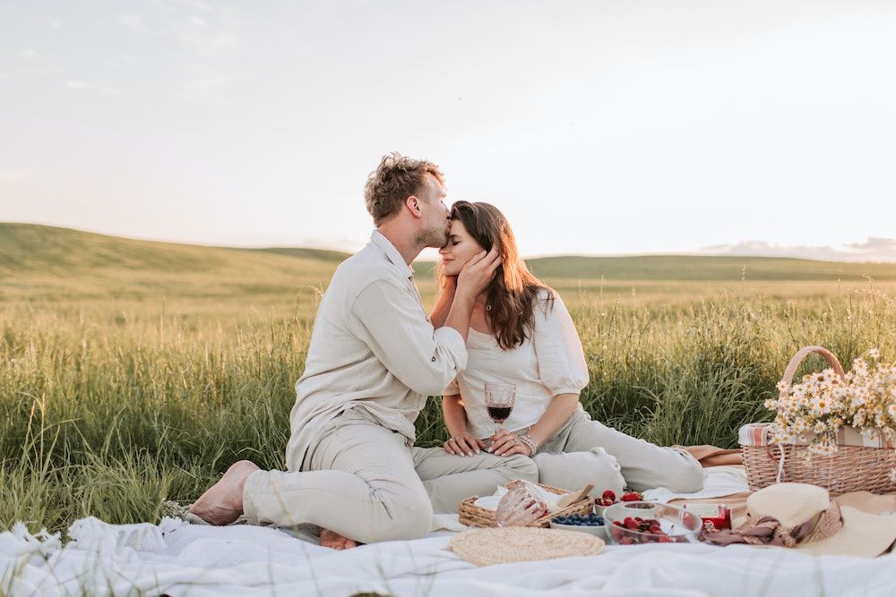 Romantis! Ini 6 Hal Tak Terduga yang Bisa Kamu Lakukan untuk Pasangan